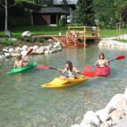 Im Wasserpark gibt es auch einen Kanu-Rundkurs für Kinder