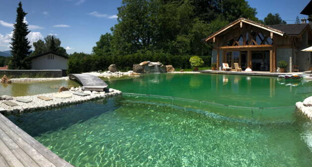 Urlaubsparadies mit Naturpool mit integrierter Warmwasserzone