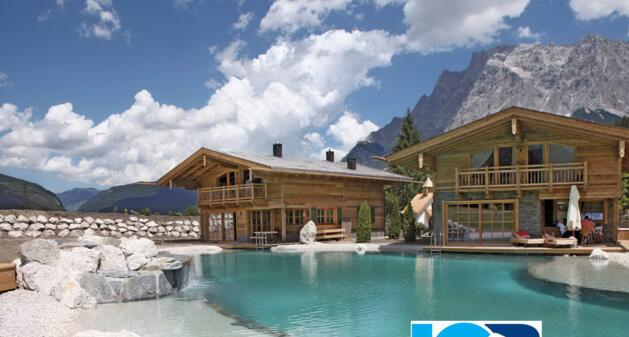 Gartengestaltung Hotel LaPosch Chalet Resort in Tirol 2019 ausgezeichnet mit Pondy Award und 2017 mit Galabau Award