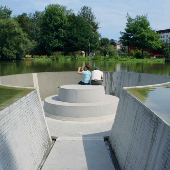 Begehbarer Teich für die Landesgartenschau Vöcklabruck  2007 von Karl Sailer